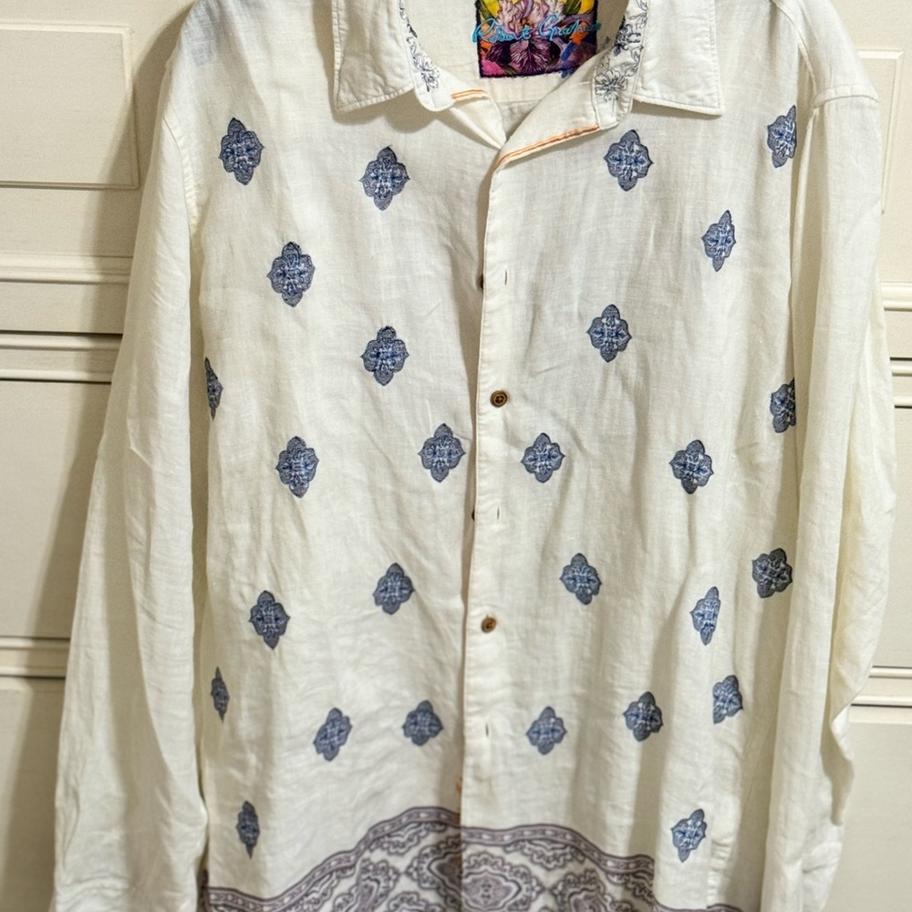 Men’s linen Robert Graham shirt